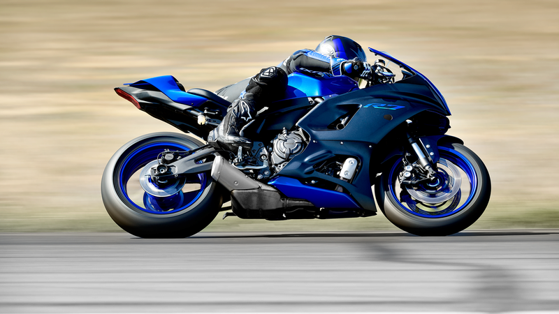 2022_YAM_YZF700R7_EU_DPBMC_ACT_009_03.png